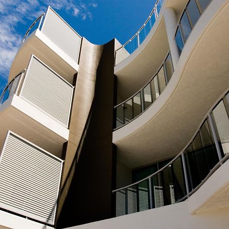 แอต มารินา ชอร์ Aparthotel แอร์ลีบีช ภายนอก รูปภาพ The exterior of the building