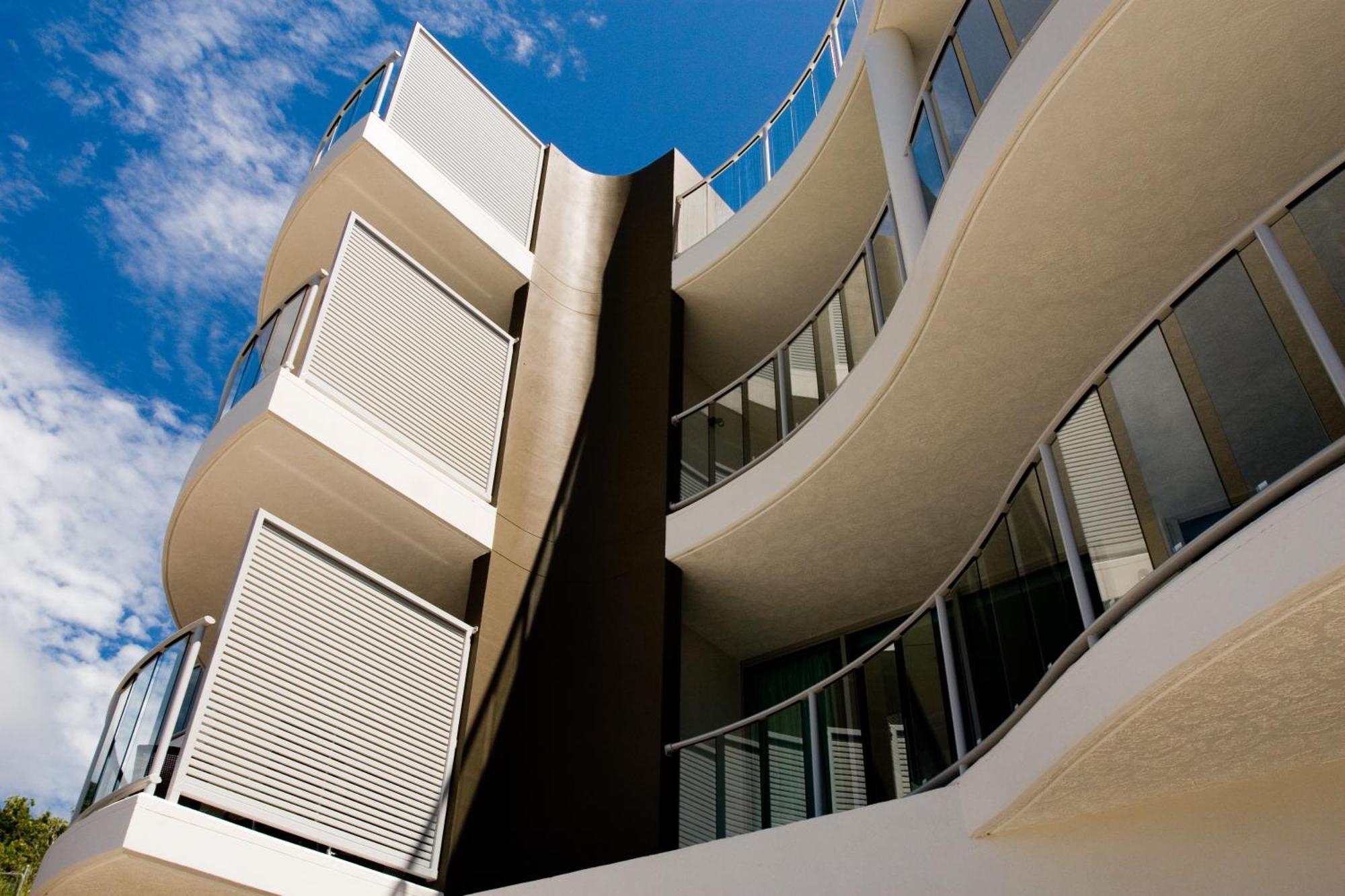 แอต มารินา ชอร์ Aparthotel แอร์ลีบีช ภายนอก รูปภาพ The exterior of the building
